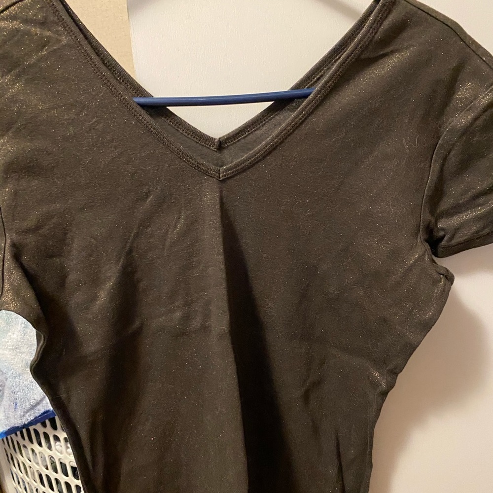 Liz Claiborne V-neck shirt